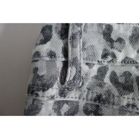 J. Mclaughlin Lexi Jeans - Petit Watercolor Cheetah 6 - Picture 12 of 15